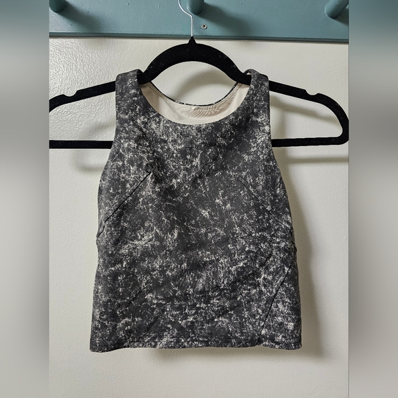 Lululemon Tank - Picture 1 of 6